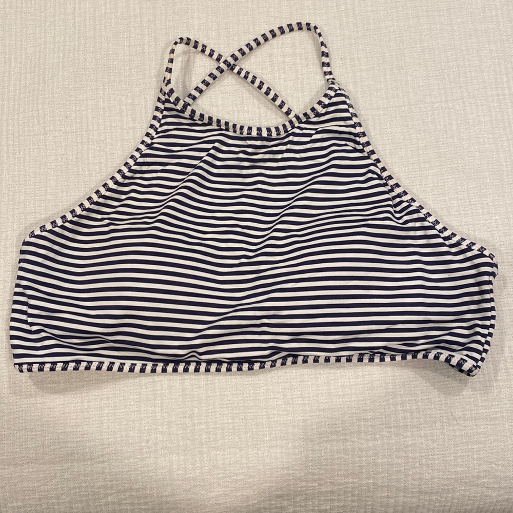 Tommy Bahama bikini top. large. Reversible- one side floral, other navy/white